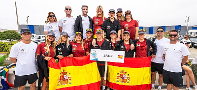 Yumey GonzálezTodo el Equipo en el WJSC Perú 2025. Foto de la ISAsurfing