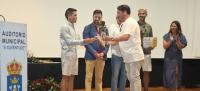 Amadeo Abal recoge el premio al mejor deportista del año otorgado en Cambados, su localidad natal.